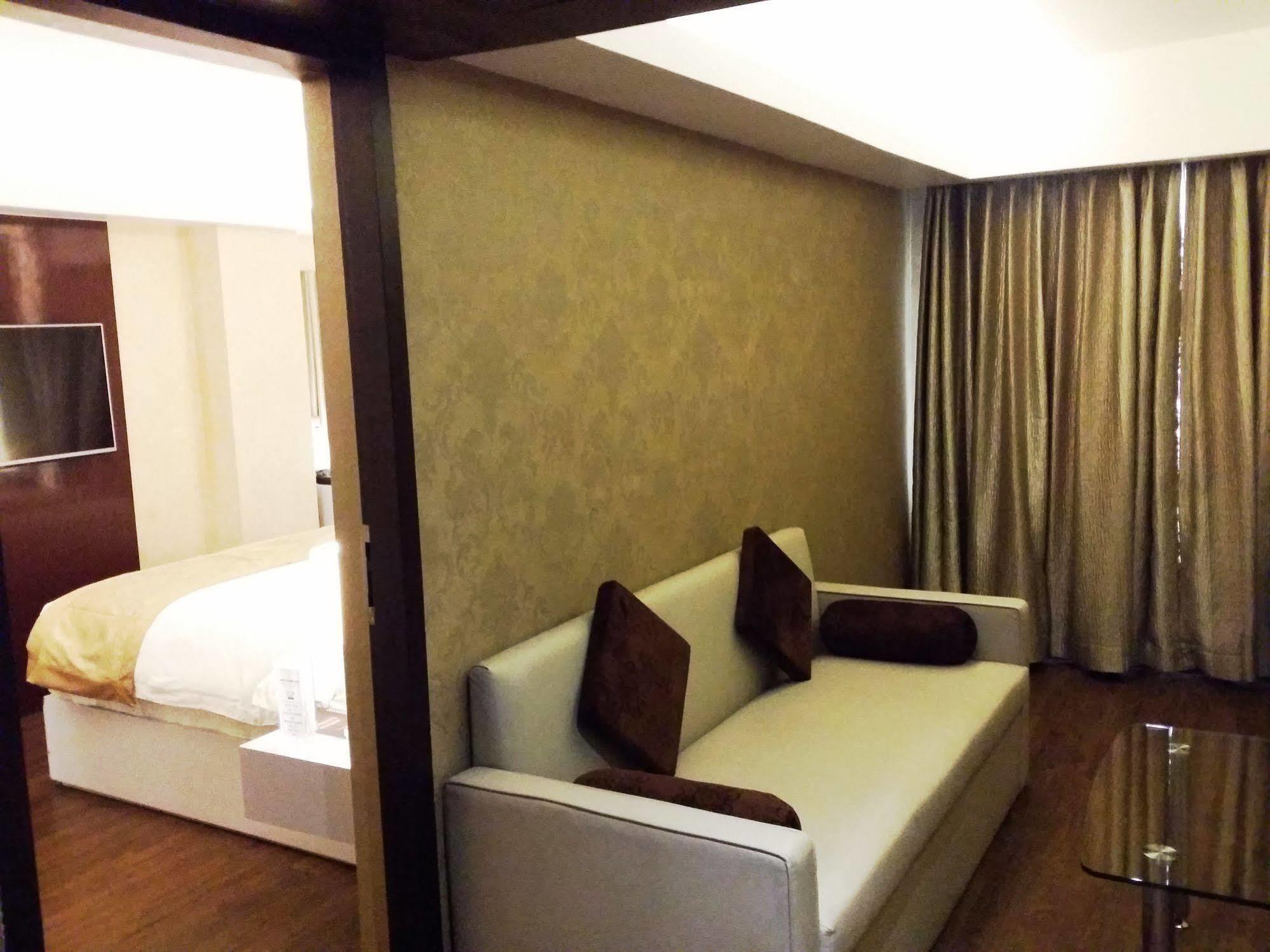 Hotel Oxina Lygon Tiruchirappalli Exterior foto